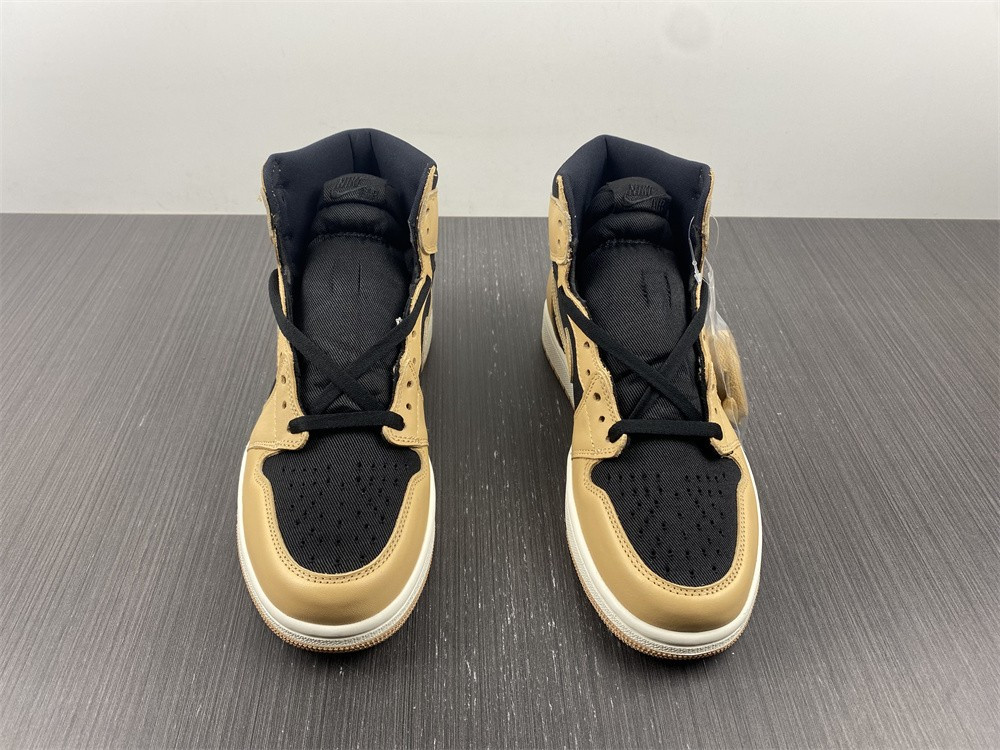 Air Jordan 1 Retro High OG "Heirloom" 555088-202
